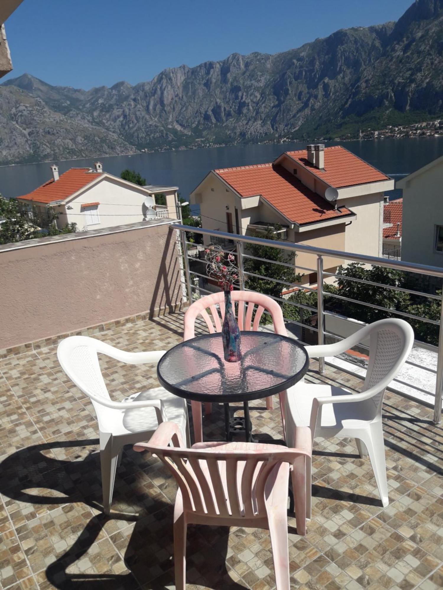Mir Kotor Exterior foto